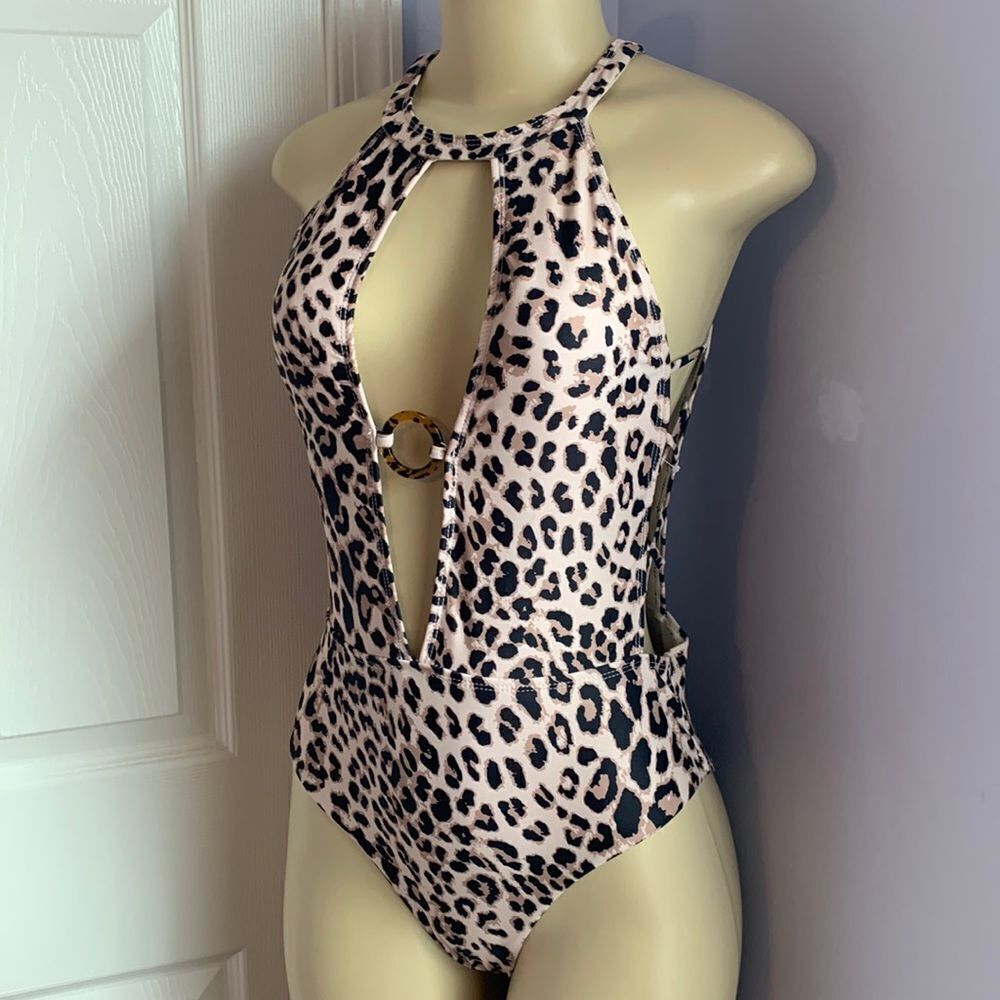 XOXO One-Piece Low Coverage Plunge Swimsuit M Animal Print
